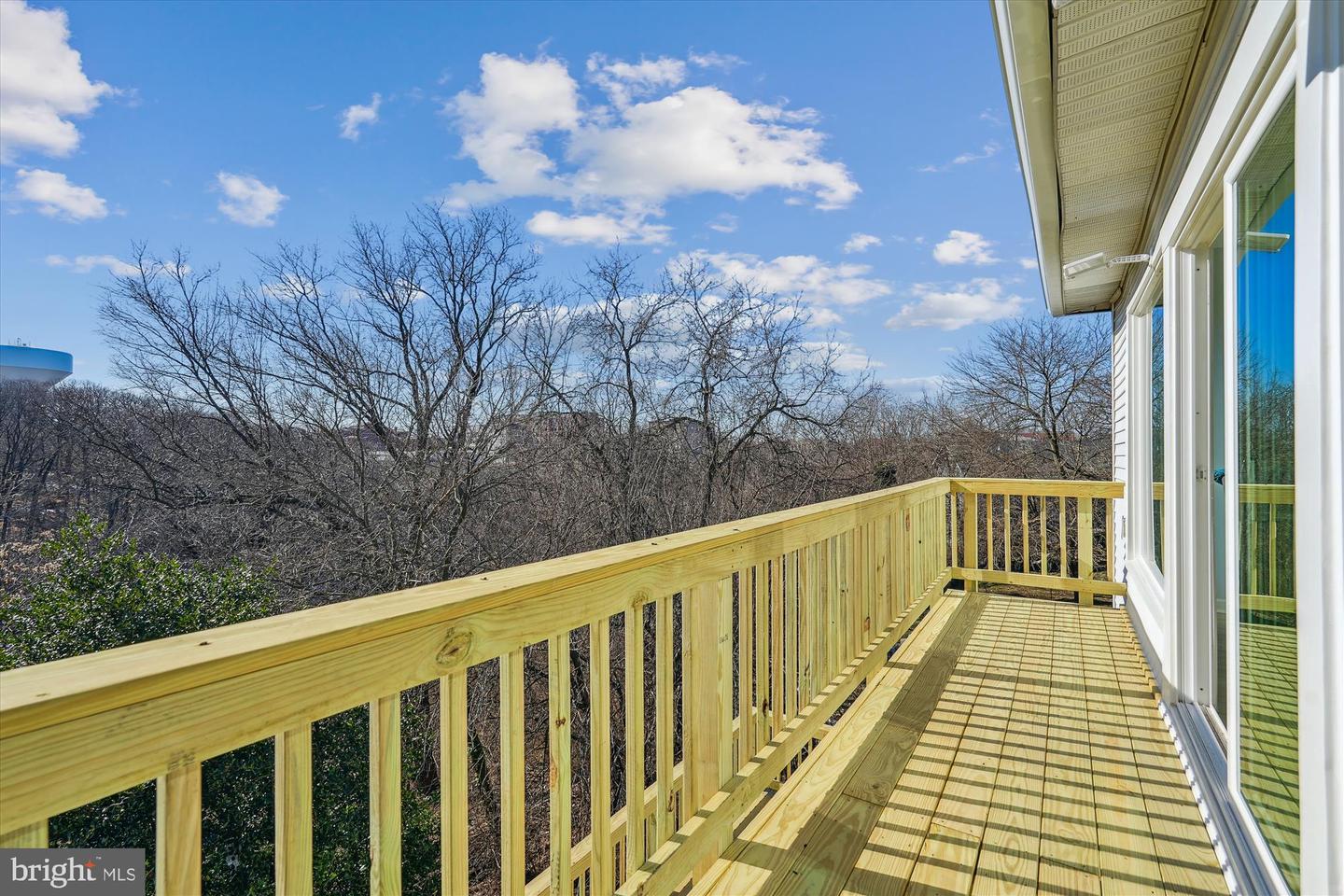 2528 Elvans Rd Se Property Photo 8