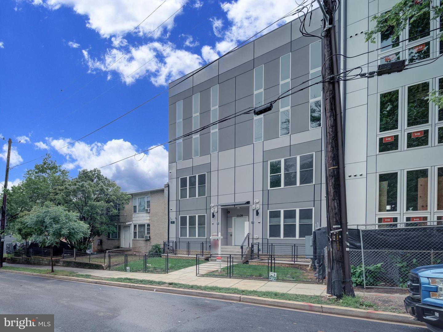 2109 M St Ne #5 Property Photo 1
