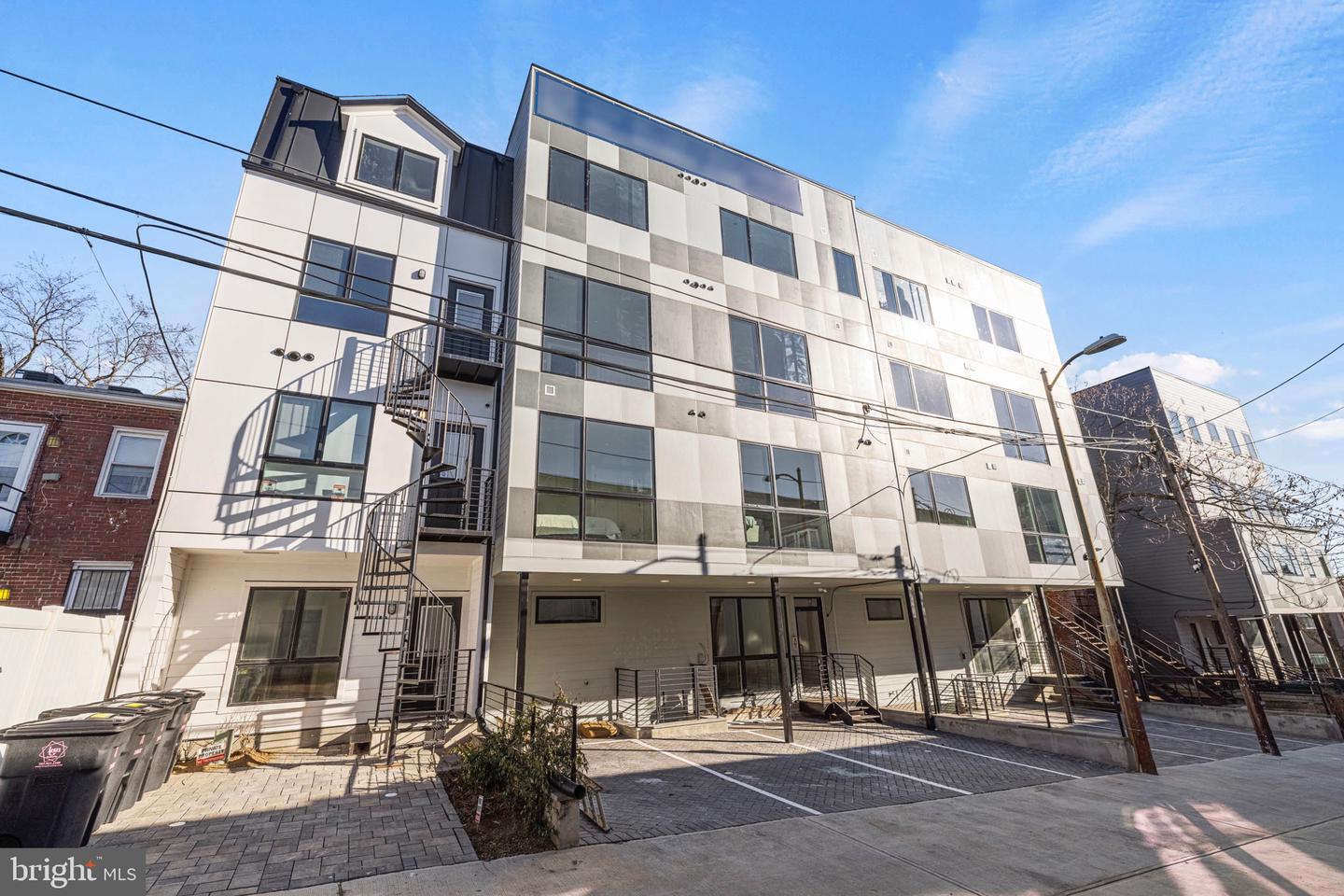 824 18TH ST NE #UNIT 102 Property Photo 1