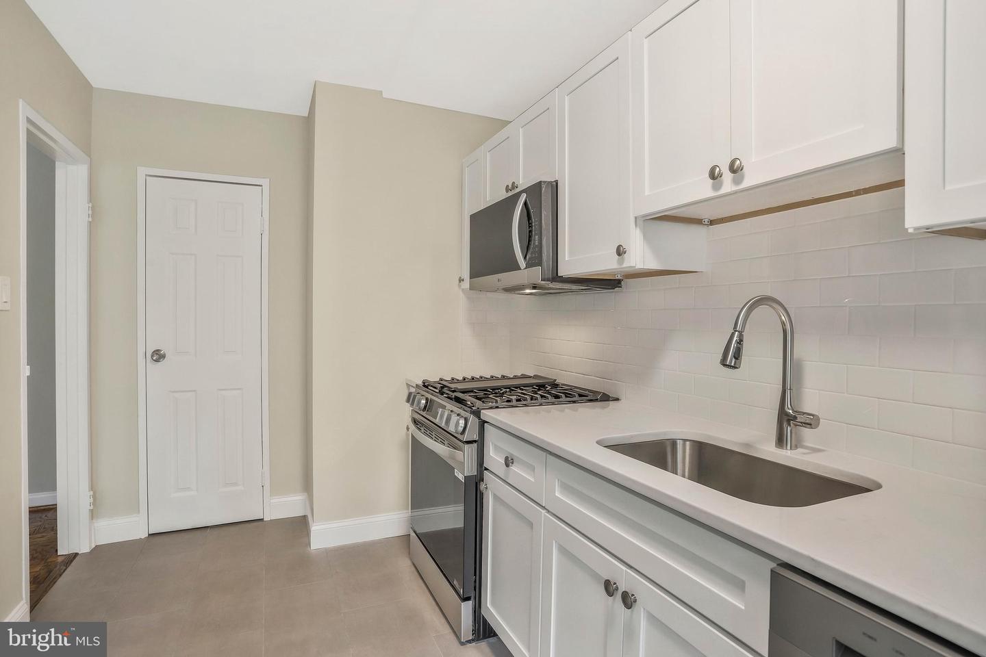 4201 Cathedral Ave Nw #404w Property Photo 8
