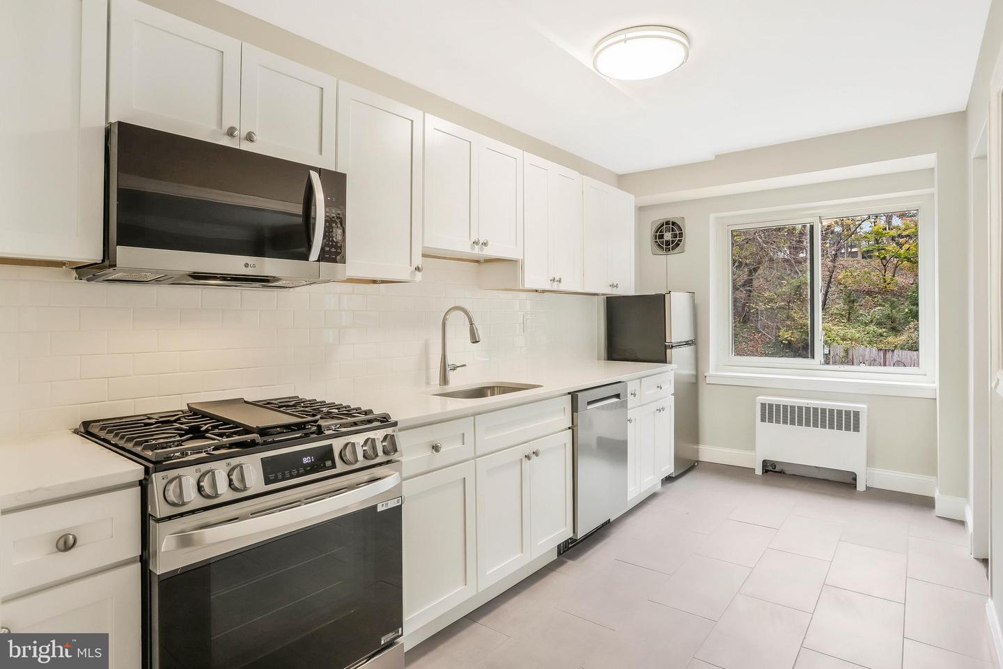 4201 Cathedral Ave Nw #404w Property Photo 12