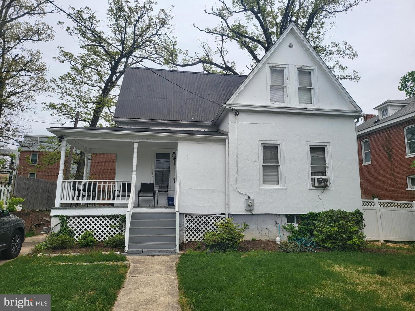 7123 CHESTNUT ST NW Property Photo 1