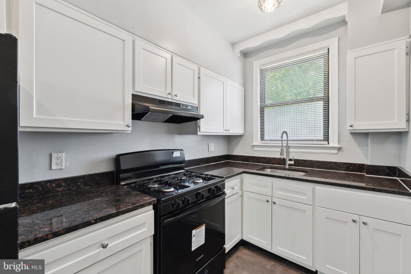 5601 Colorado Ave Nw Property Photo 5