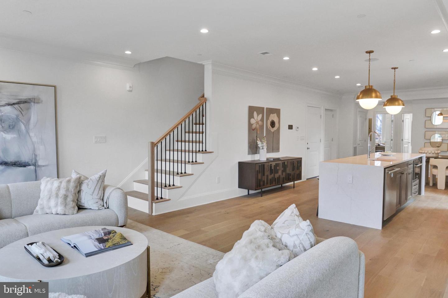 1335 11th St Nw #ph3 Property Photo 9