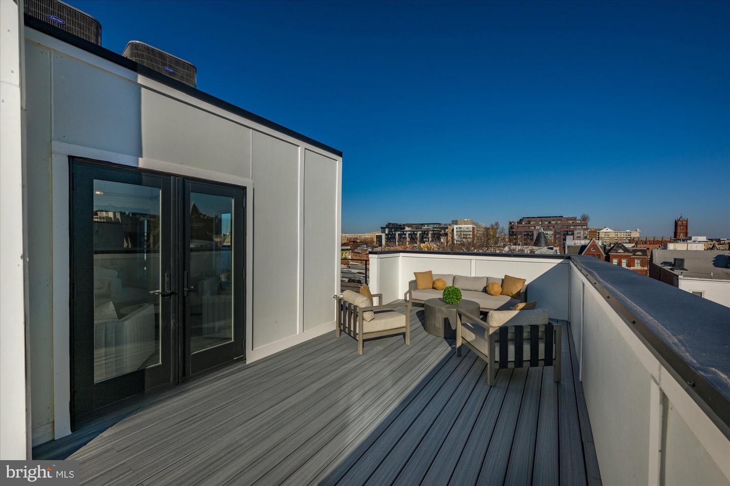 1335 11th St Nw #ph3 Property Photo 13
