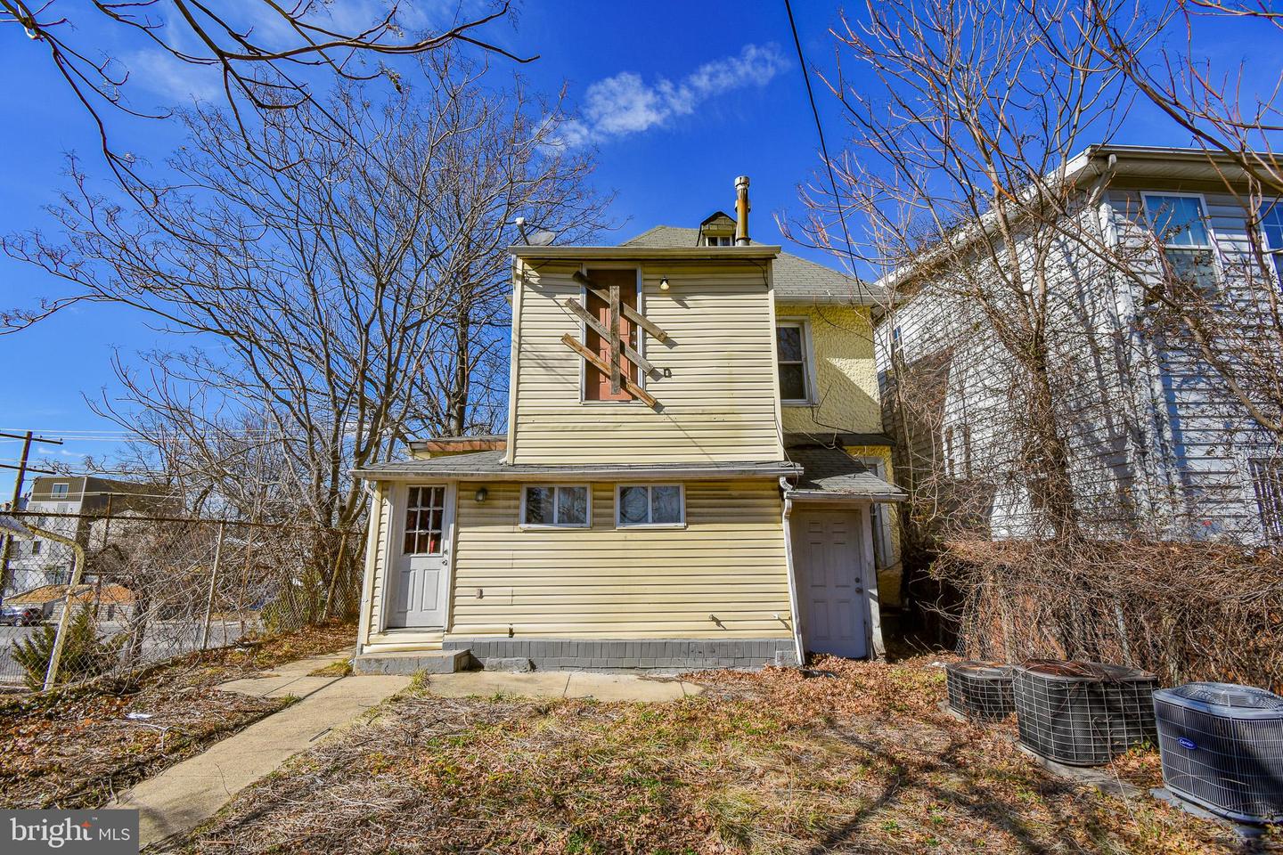 1921 Rhode Island Ave Ne Property Photo 4