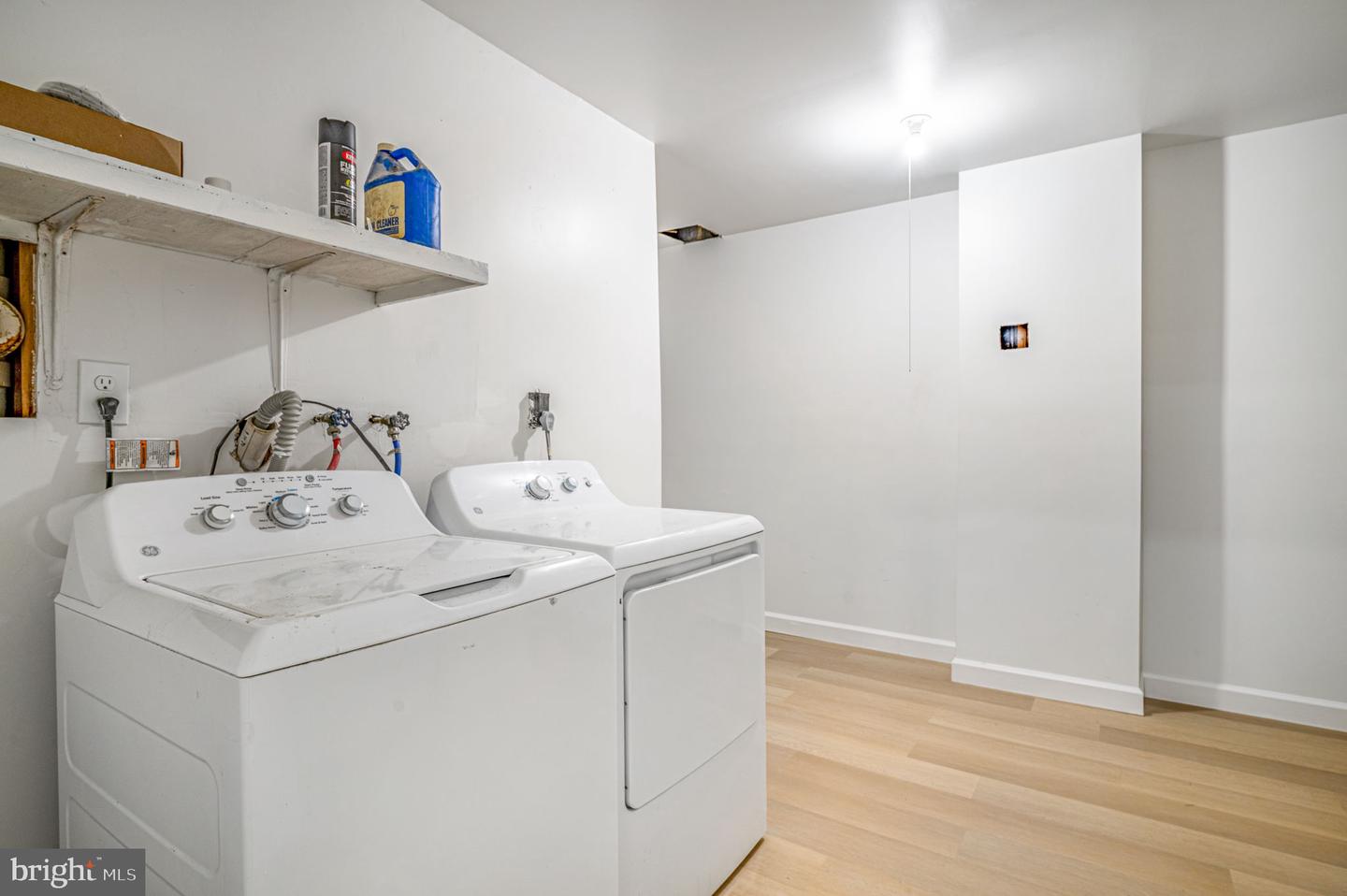 1325 Barnaby Ter Se Property Photo 24