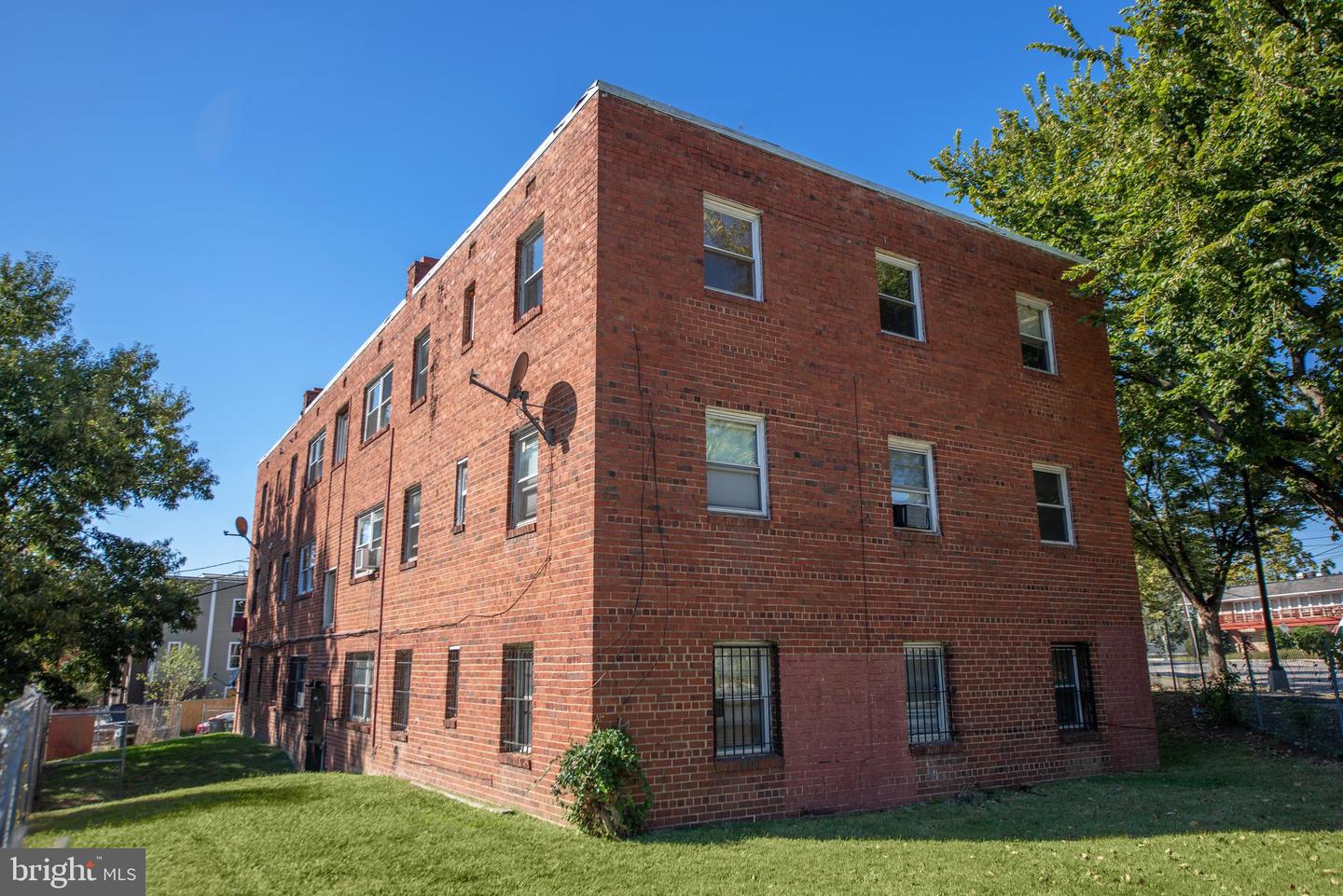 5920 Foote St Ne Property Photo