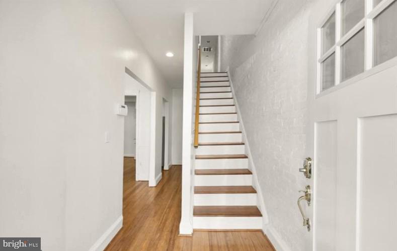 32 Seaton Pl Nw Property Photo 1