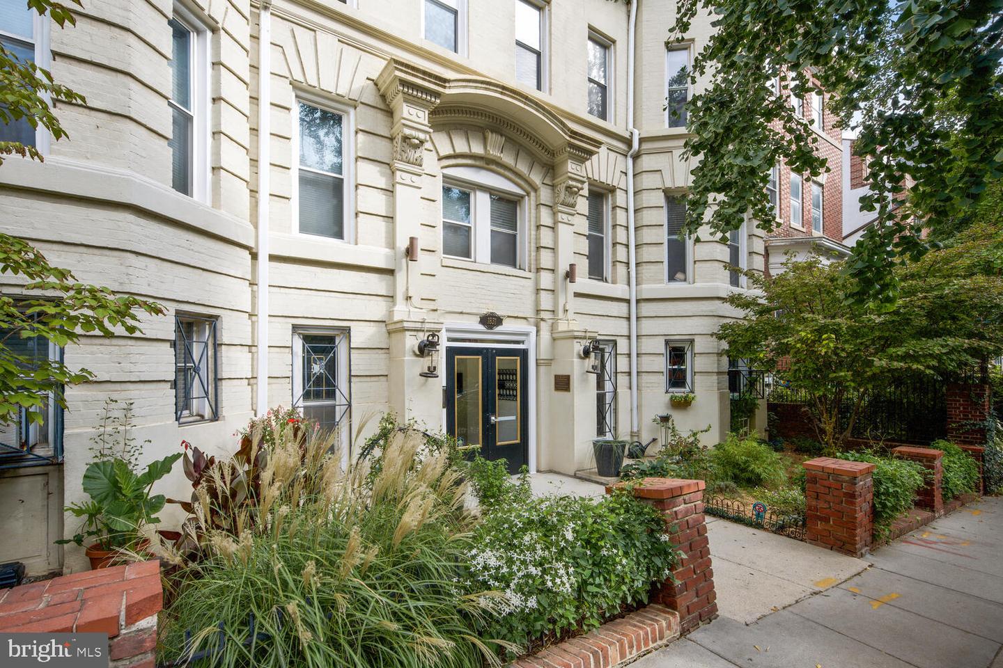 1831 Belmont Rd Nw #201 Property Photo 1