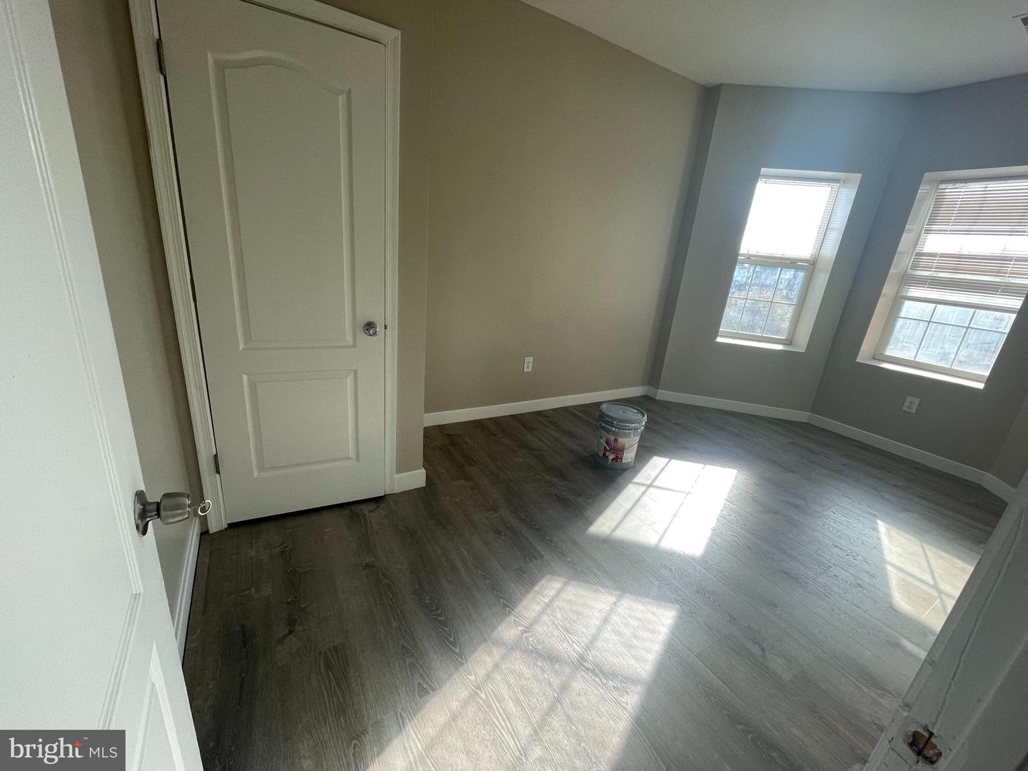 302 V St Ne Property Photo 5