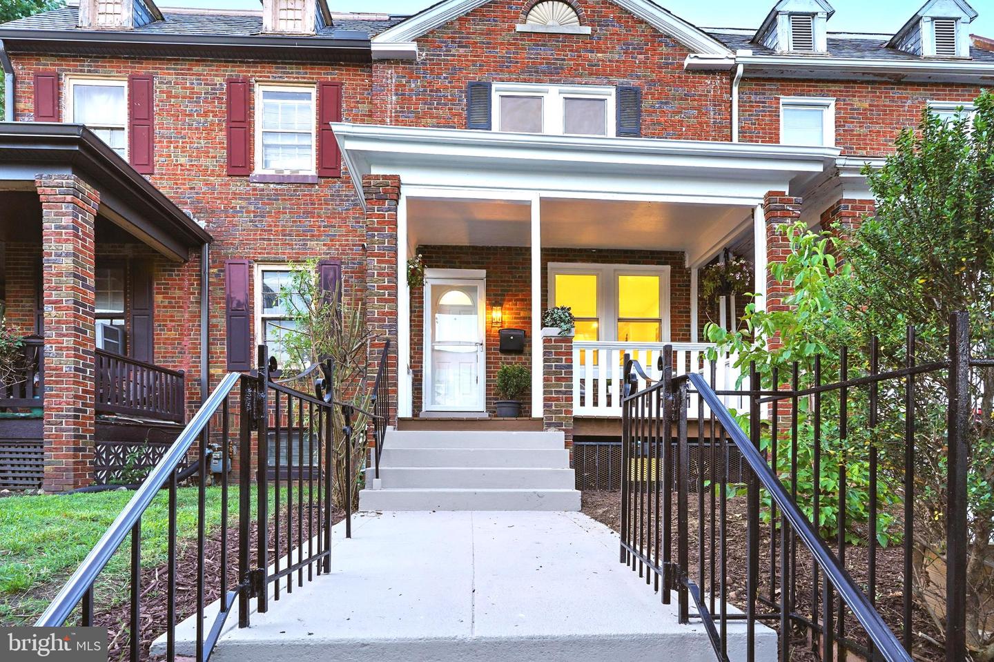 1802 C St Ne Property Photo 1