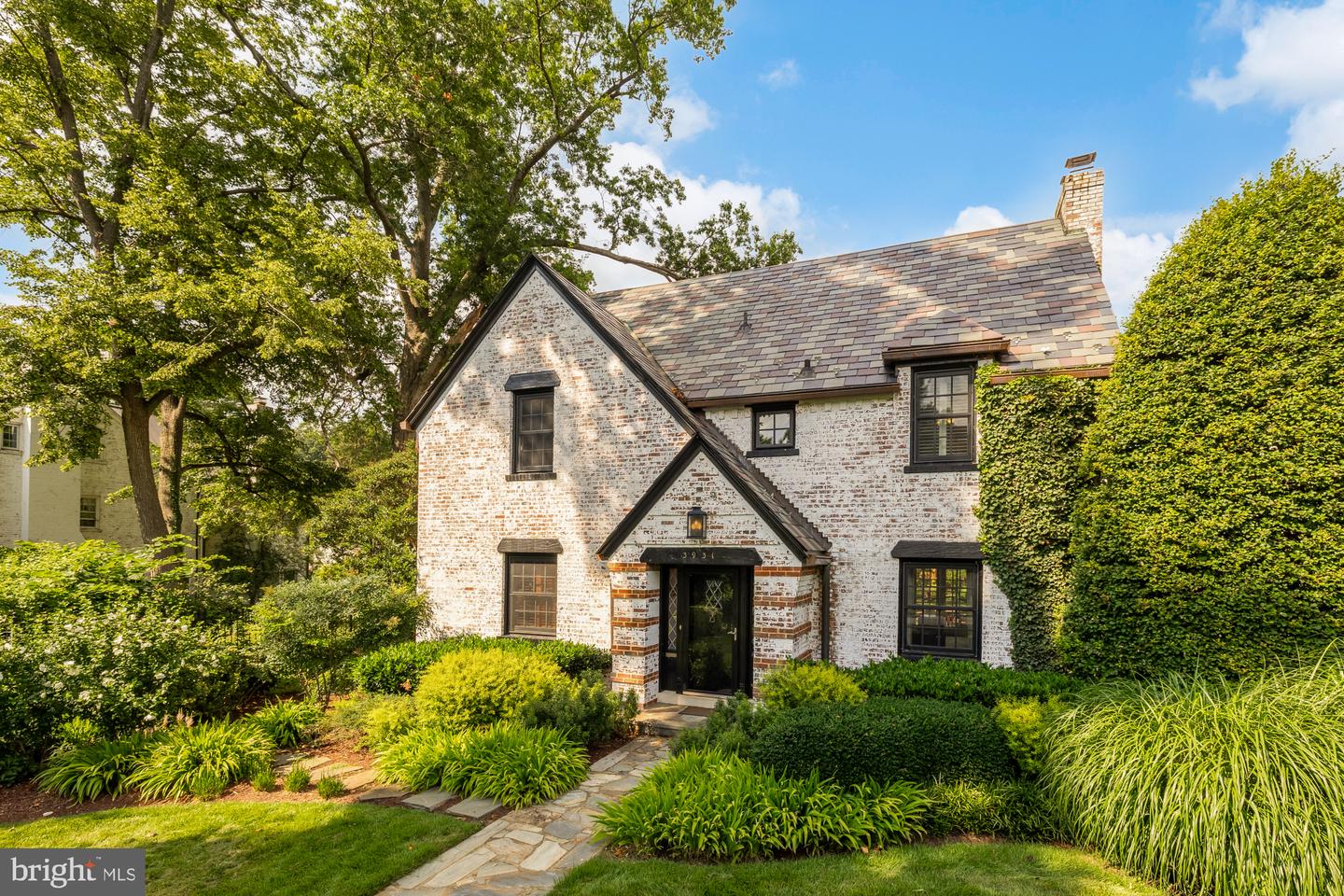 3931 MASSACHUSETTS AVE NW Property Photo 1