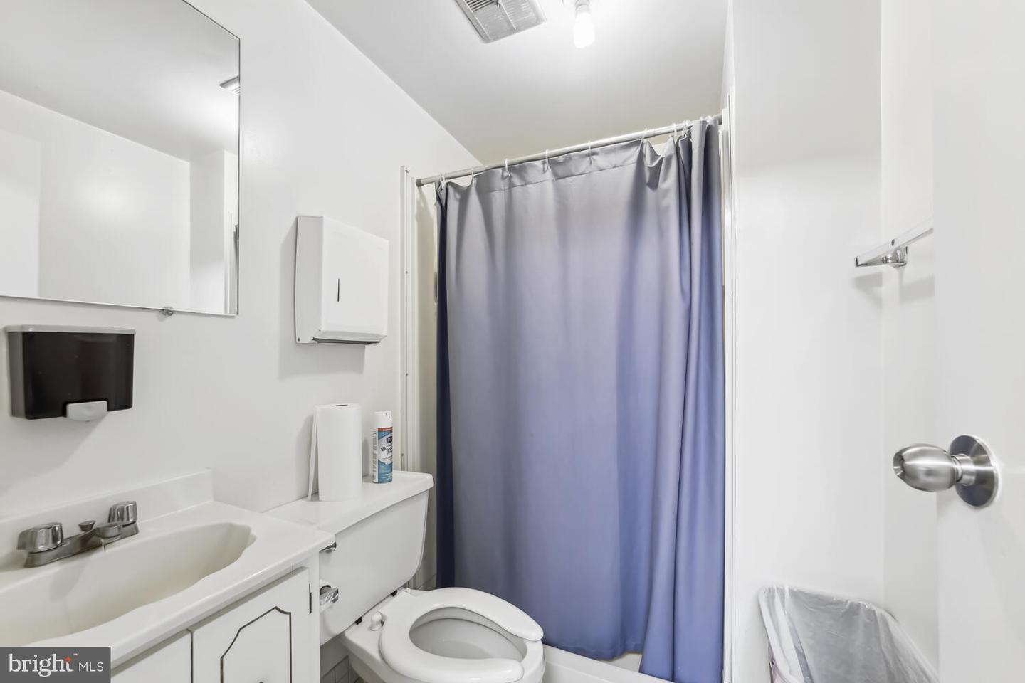 2370 Champlain St Nw #12 Property Photo 14