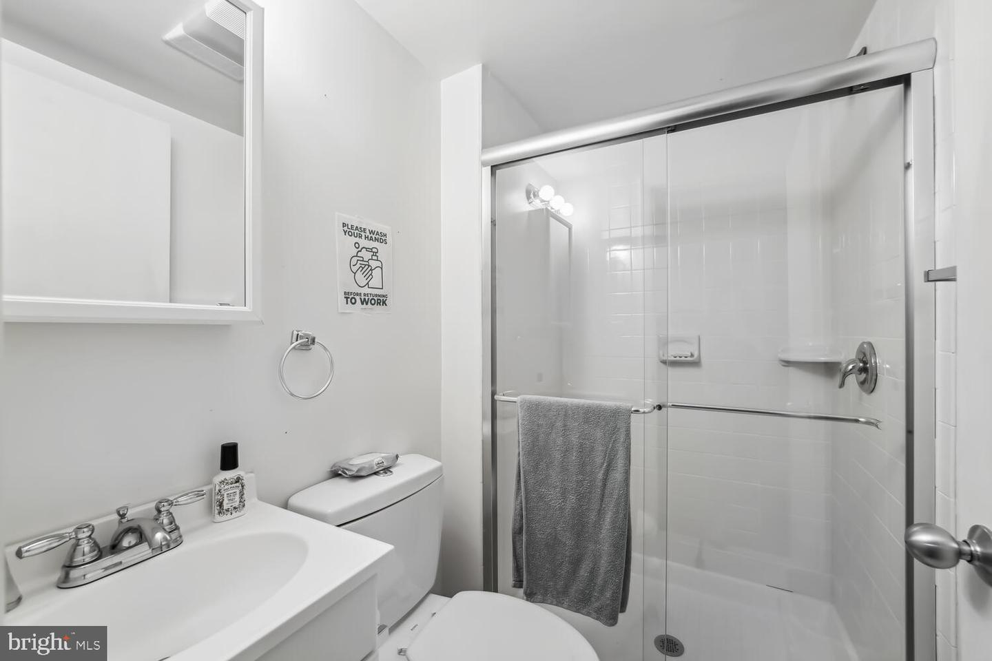 2370 Champlain St Nw #12 Property Photo 15
