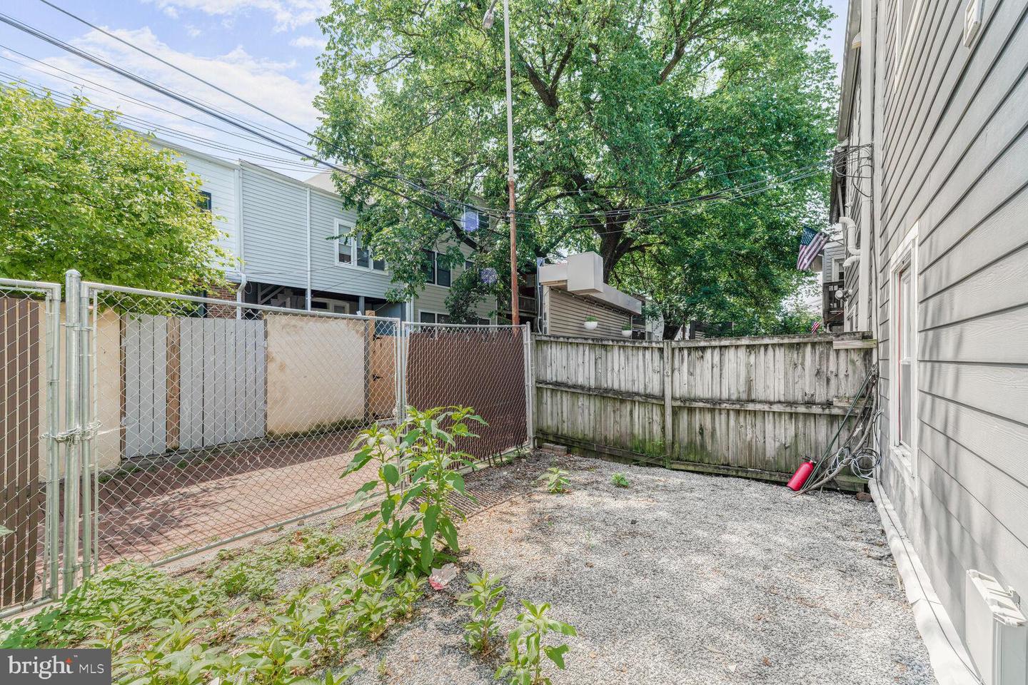 1216 Half St Sw Property Photo 8