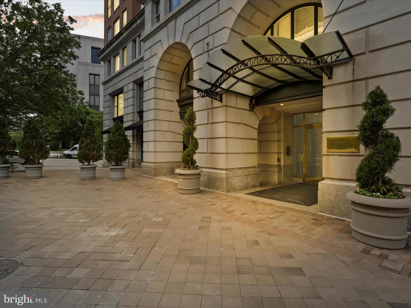 601 Pennsylvania Ave Nw #612 Property Photo 1