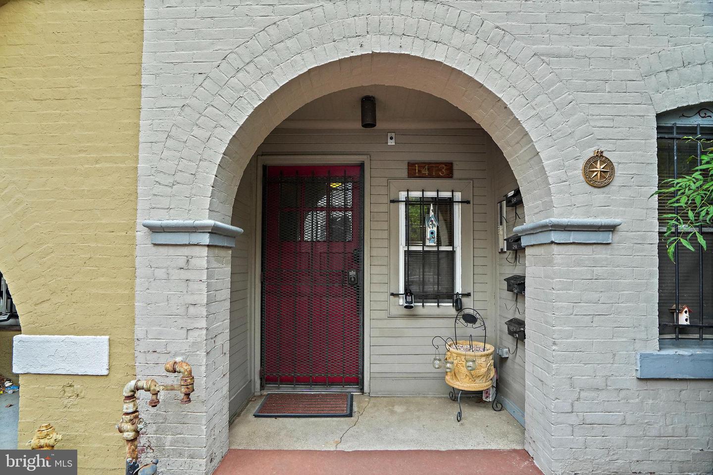 1413 Hopkins St Nw Property Photo 2