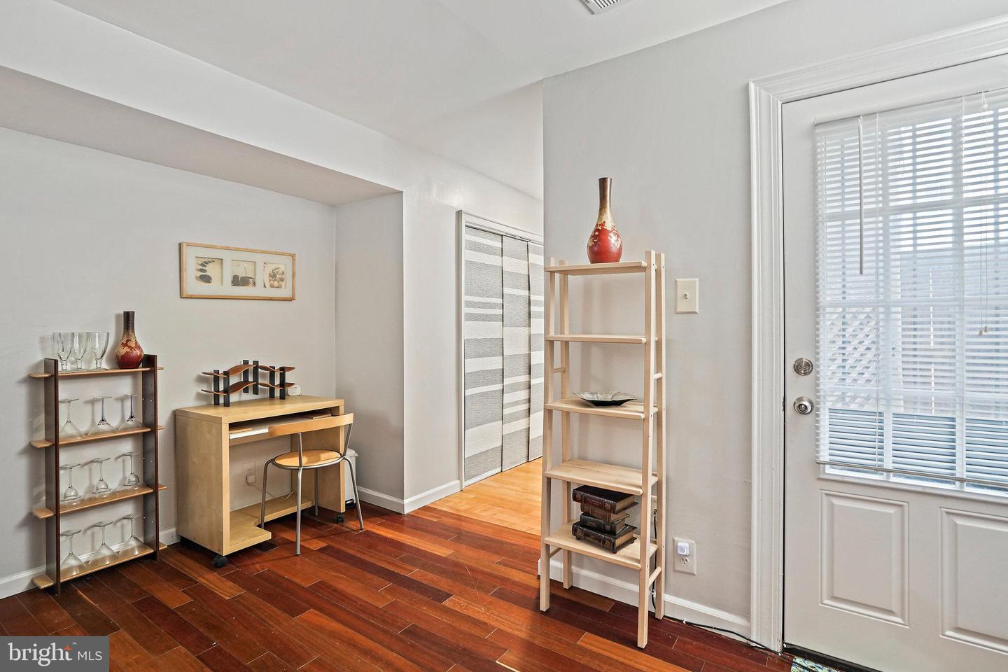 1413 Hopkins St Nw Property Photo 3