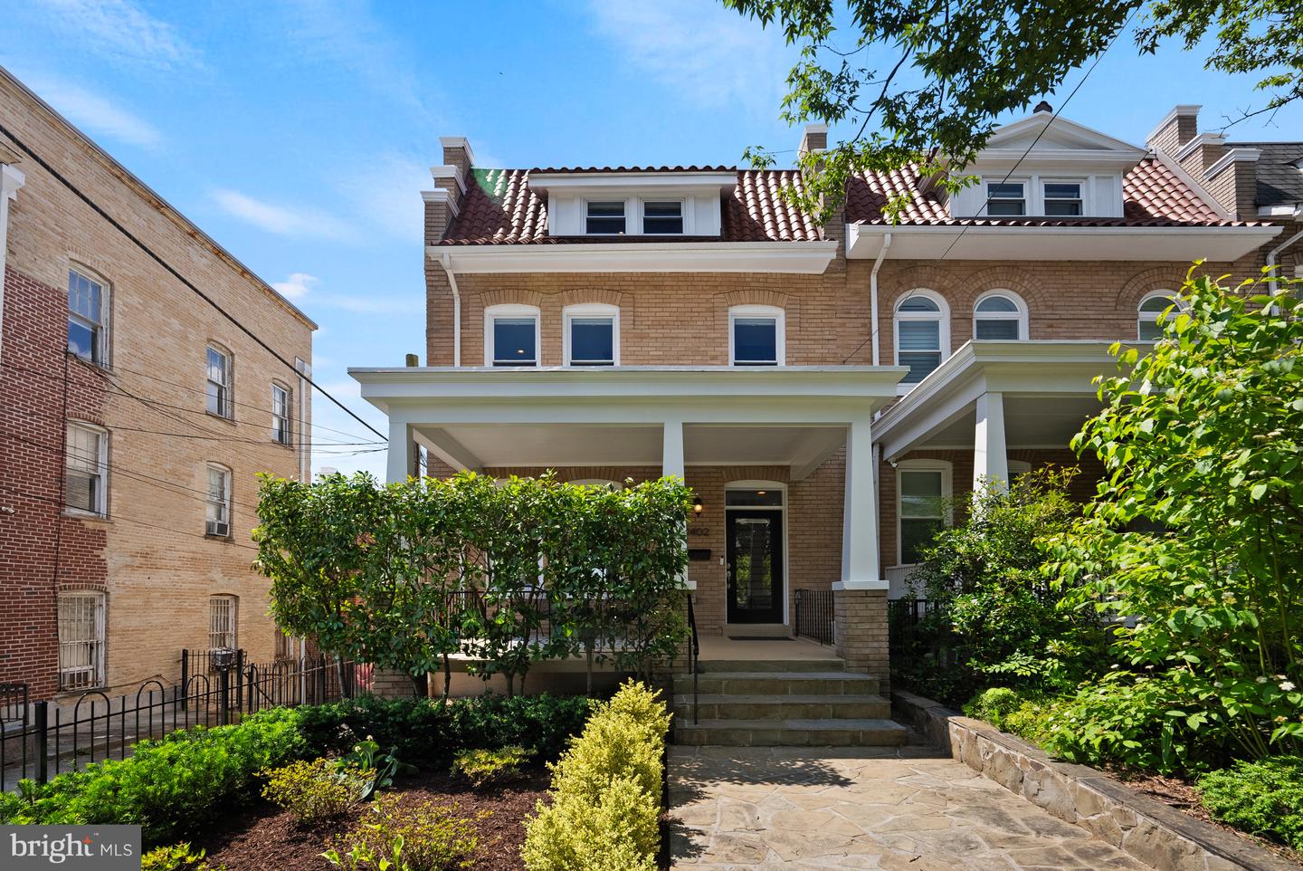1402 Decatur St Nw Property Photo 1
