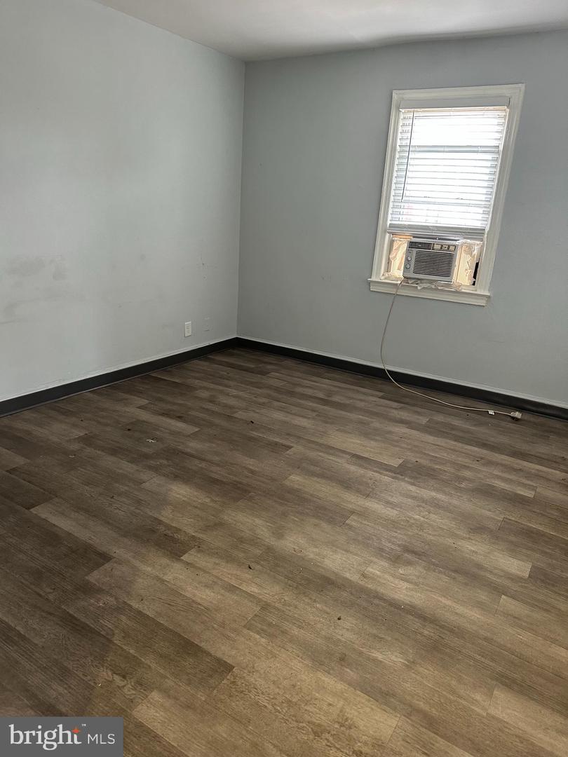 248 Hamilton Nw Property Photo 2