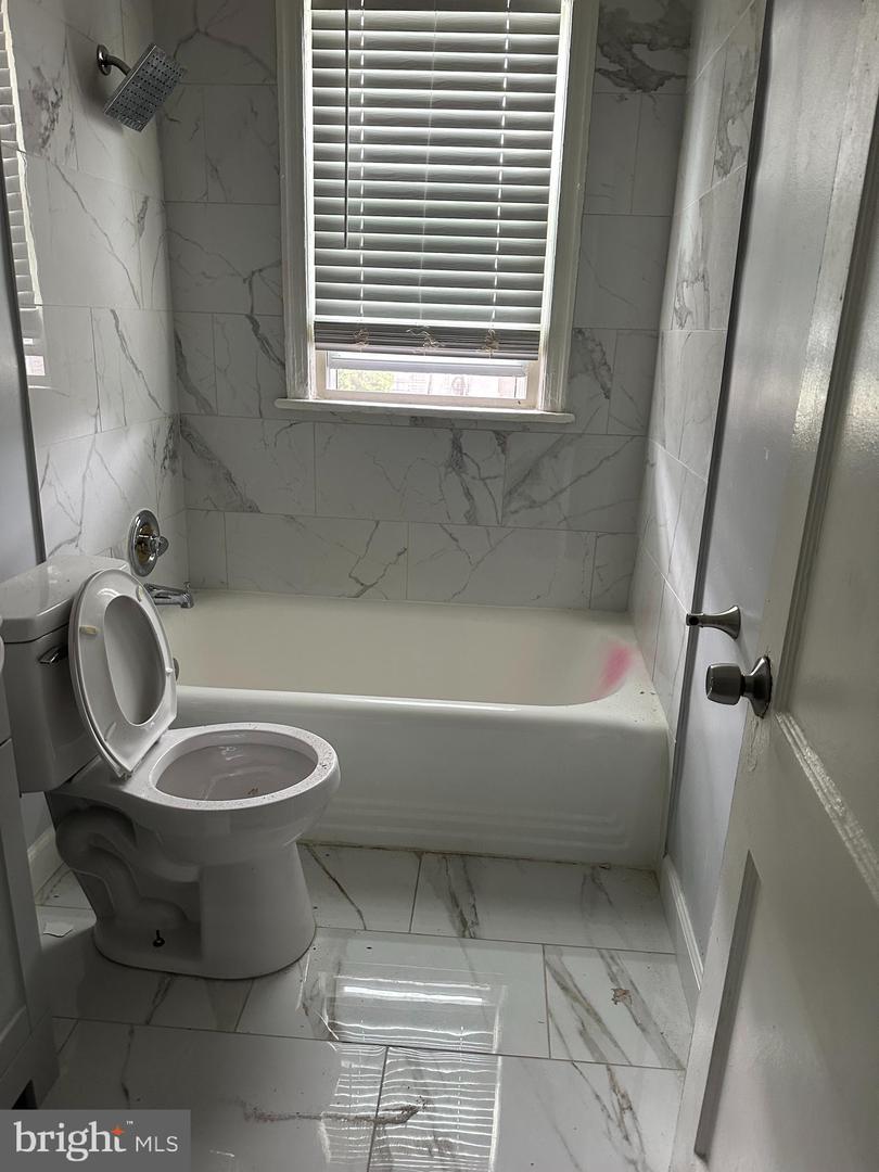 248 Hamilton Nw Property Photo 4