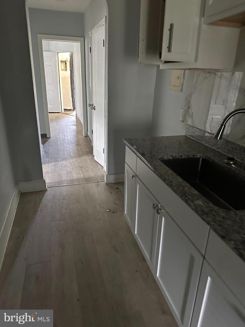 248 Hamilton Nw Property Photo 6
