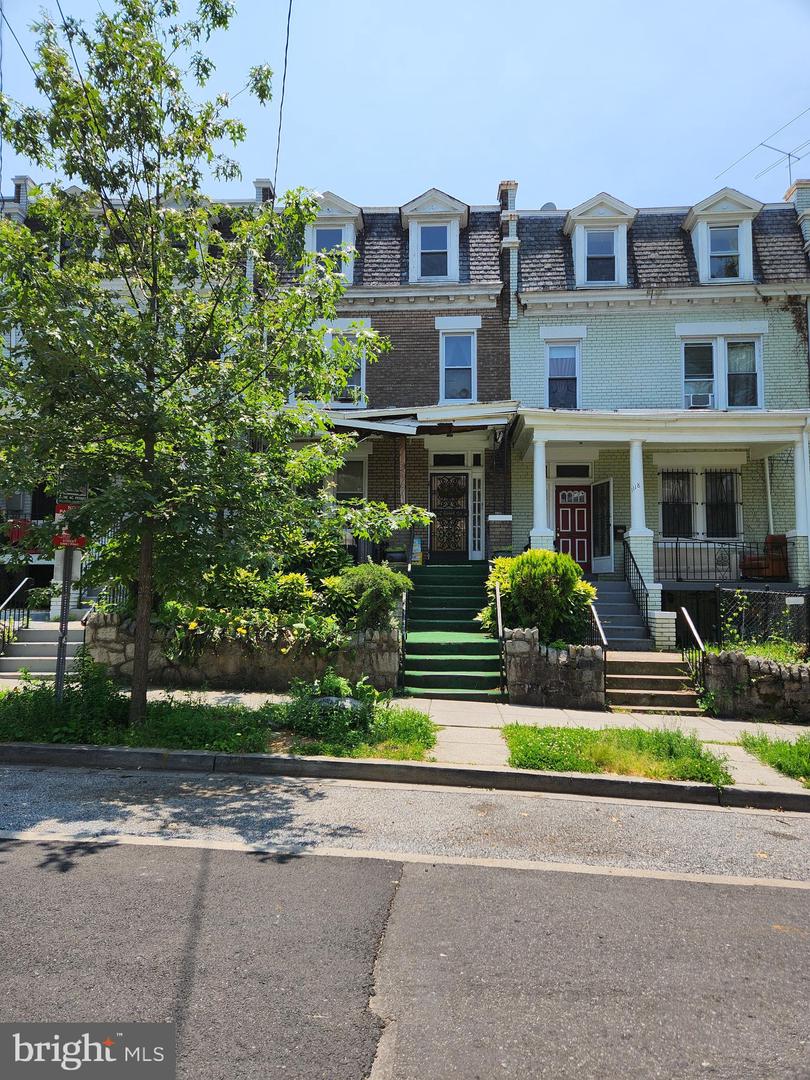 1116 Allison St Nw Property Photo 1
