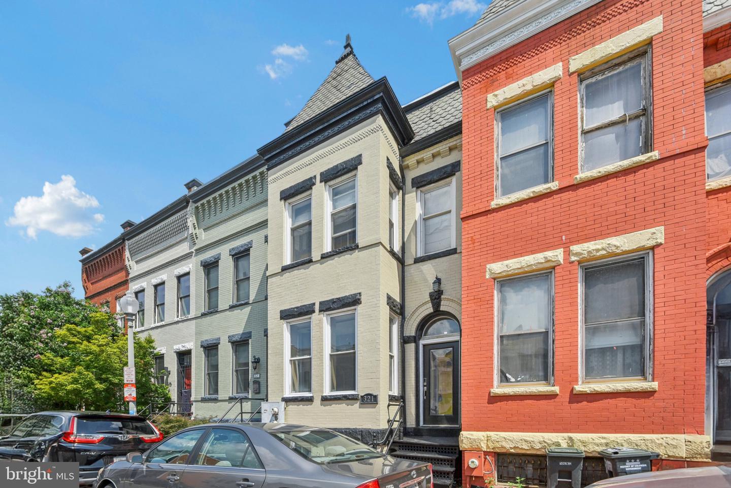 321 ELM ST NW Property Photo 1