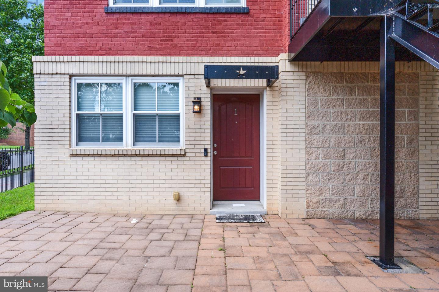400 21st St Ne #1 Property Photo 5