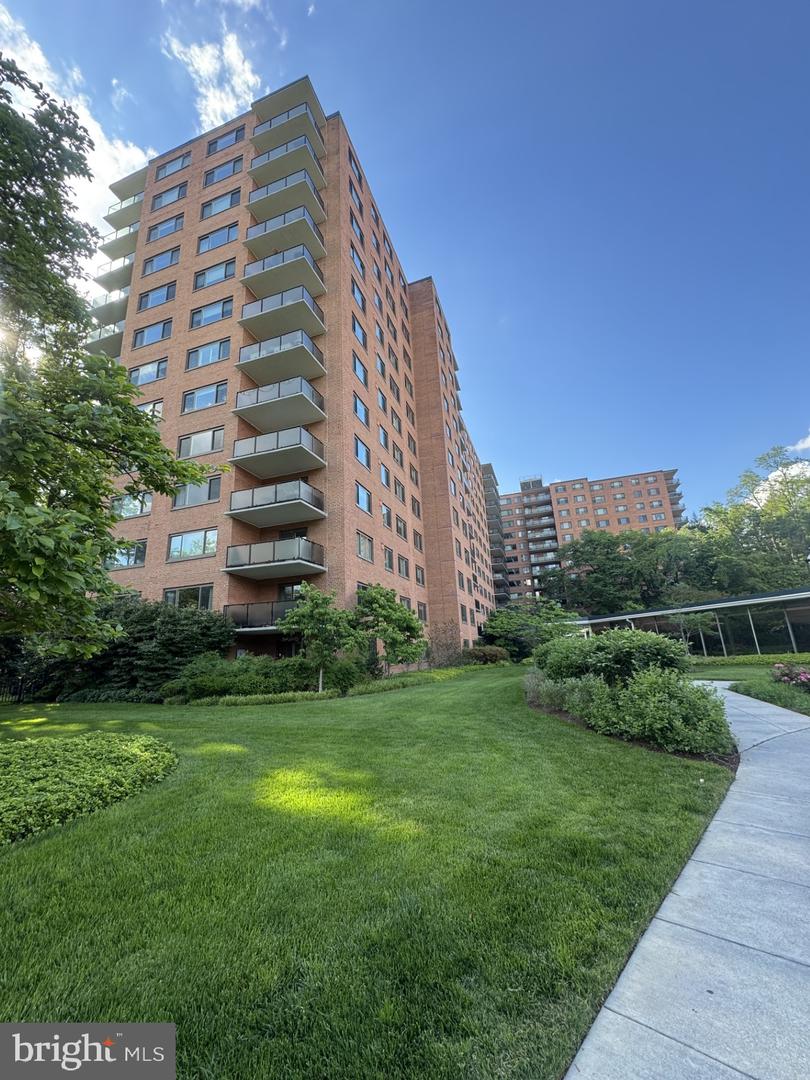 4201 CATHEDRAL AVE NW #1209W Property Photo 1
