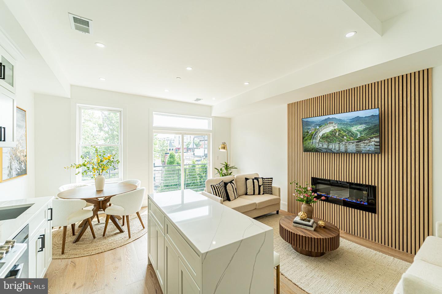 2517 Ontario Rd Nw #ph8 Property Photo 1