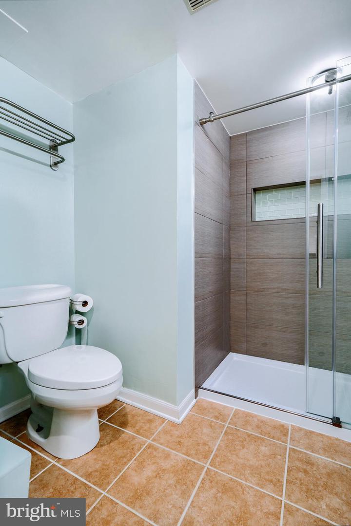 1930 18th St Nw #b2 Property Photo 16