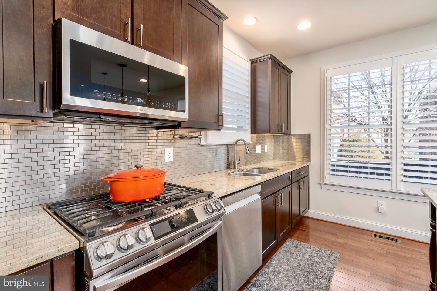 6139 Sligo Mill Rd Ne Property Photo 15