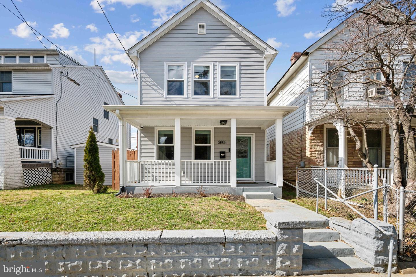 3605 BROTHERS PL SE Property Photo 1