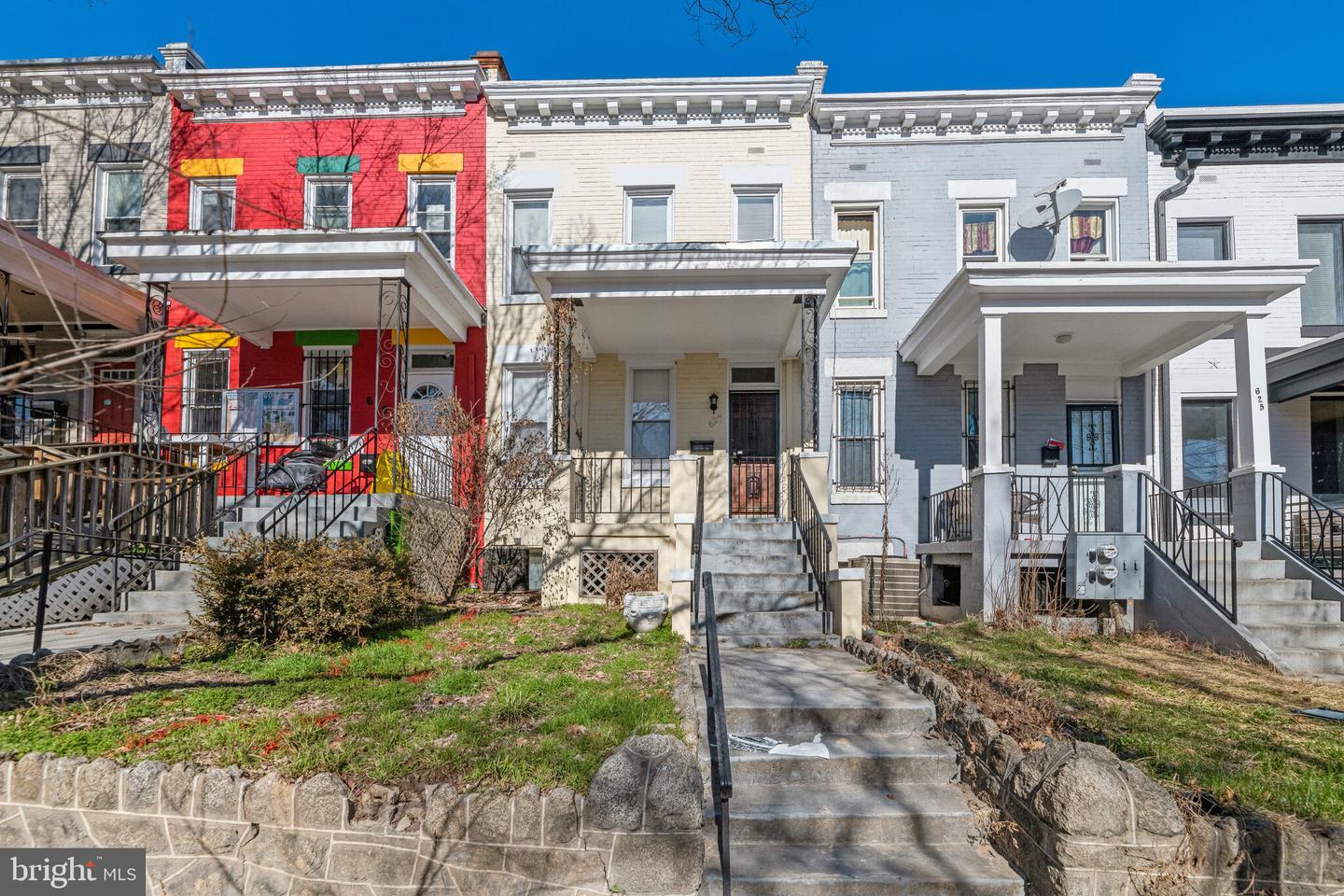 627 Columbia Rd Nw Property Photo 1