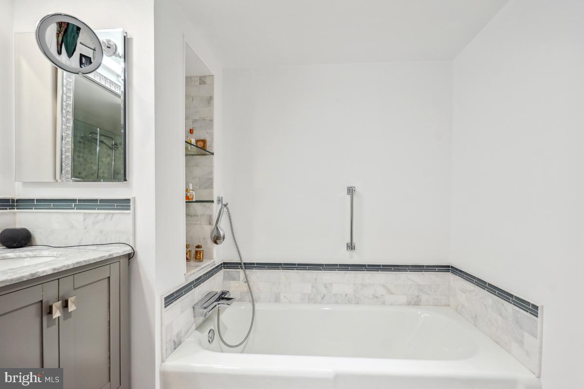 700 New Hampshire Ave Nw #116 Property Photo 29