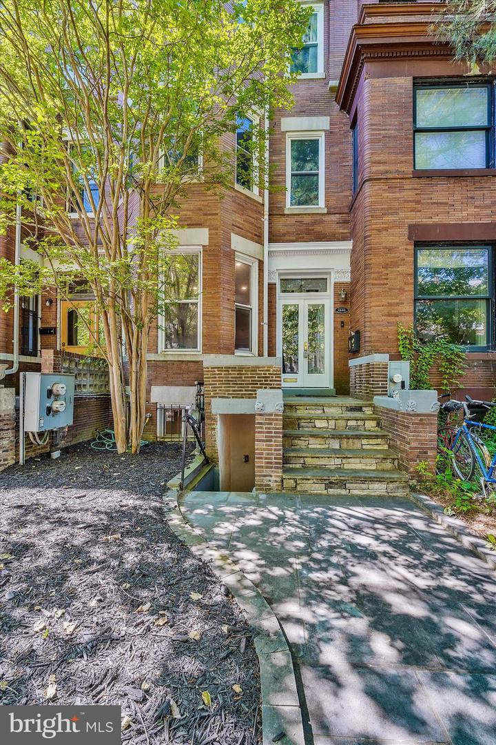 1240 COLUMBIA RD NW #1 Property Photo 1