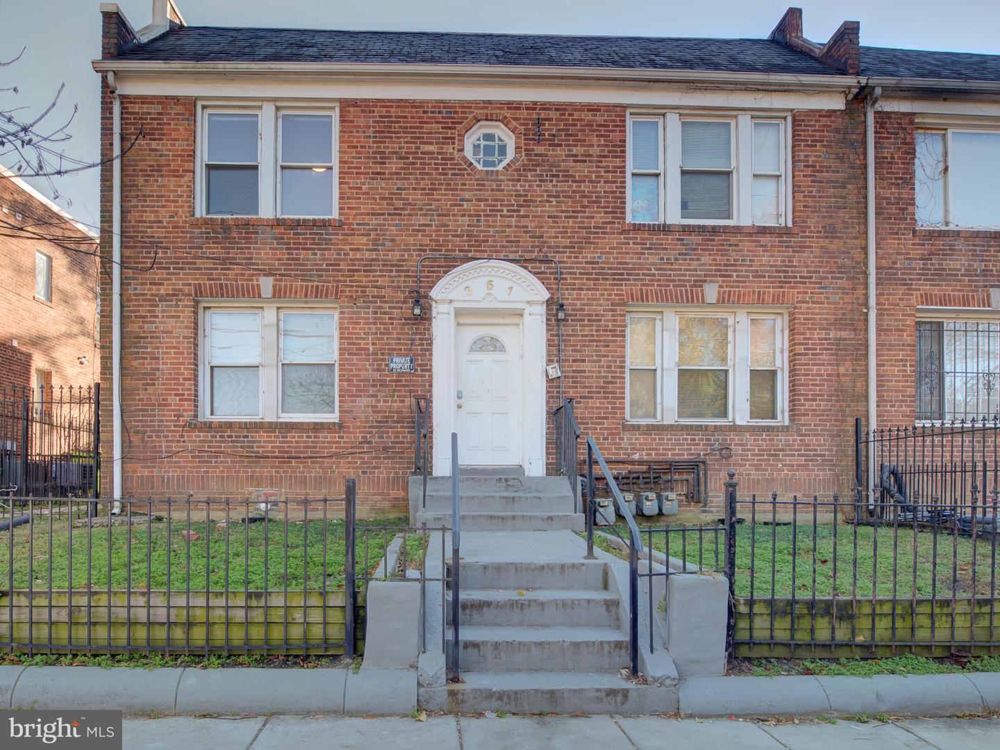 351 PARKLAND PL SE #3 Property Photo 1
