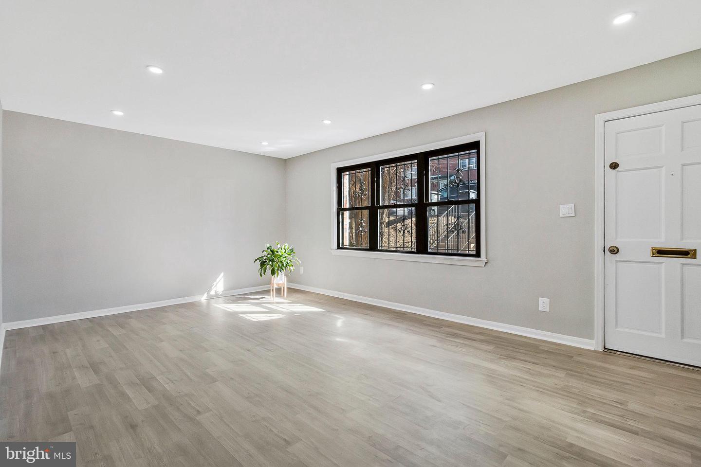 4970-4972 Just St Ne Property Photo 3