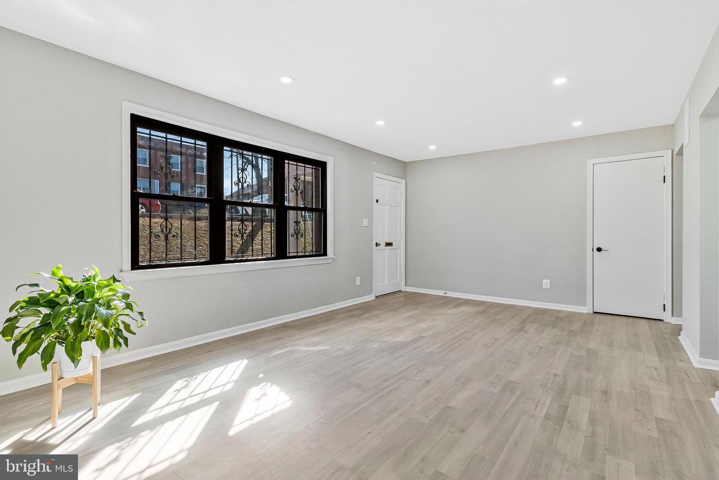4970-4972 Just St Ne Property Photo 5