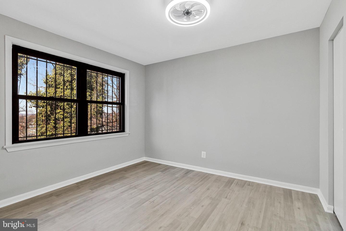 4970-4972 Just St Ne Property Photo 8
