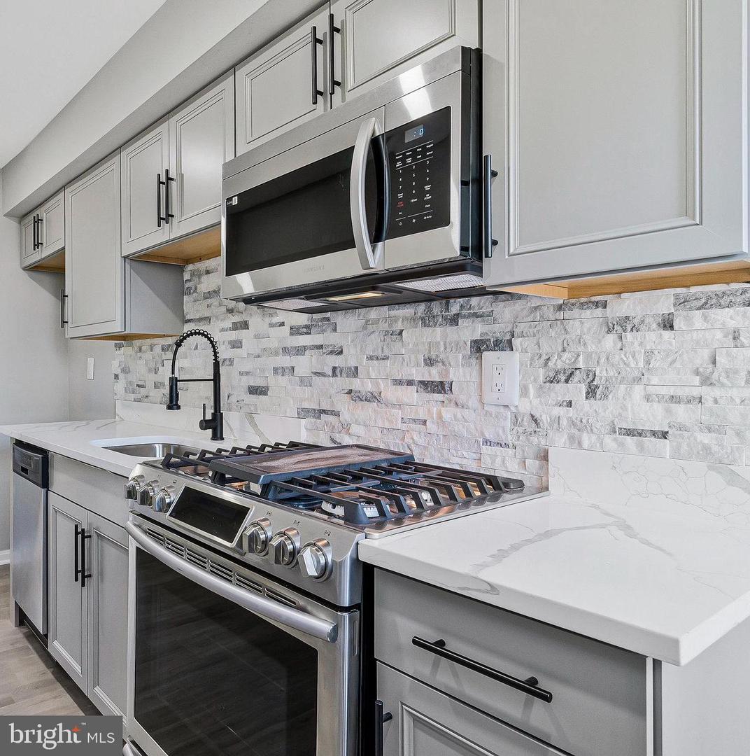 4970-4972 Just St Ne Property Photo 13