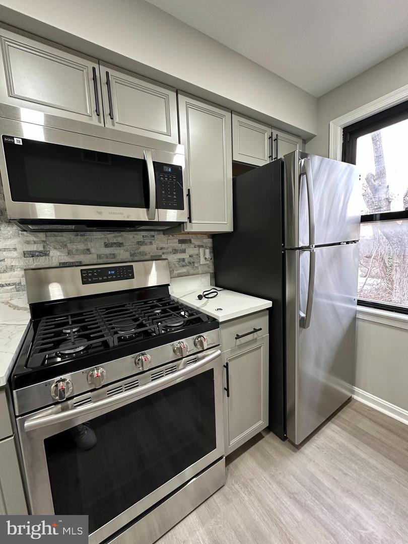 4970-4972 Just St Ne Property Photo 23