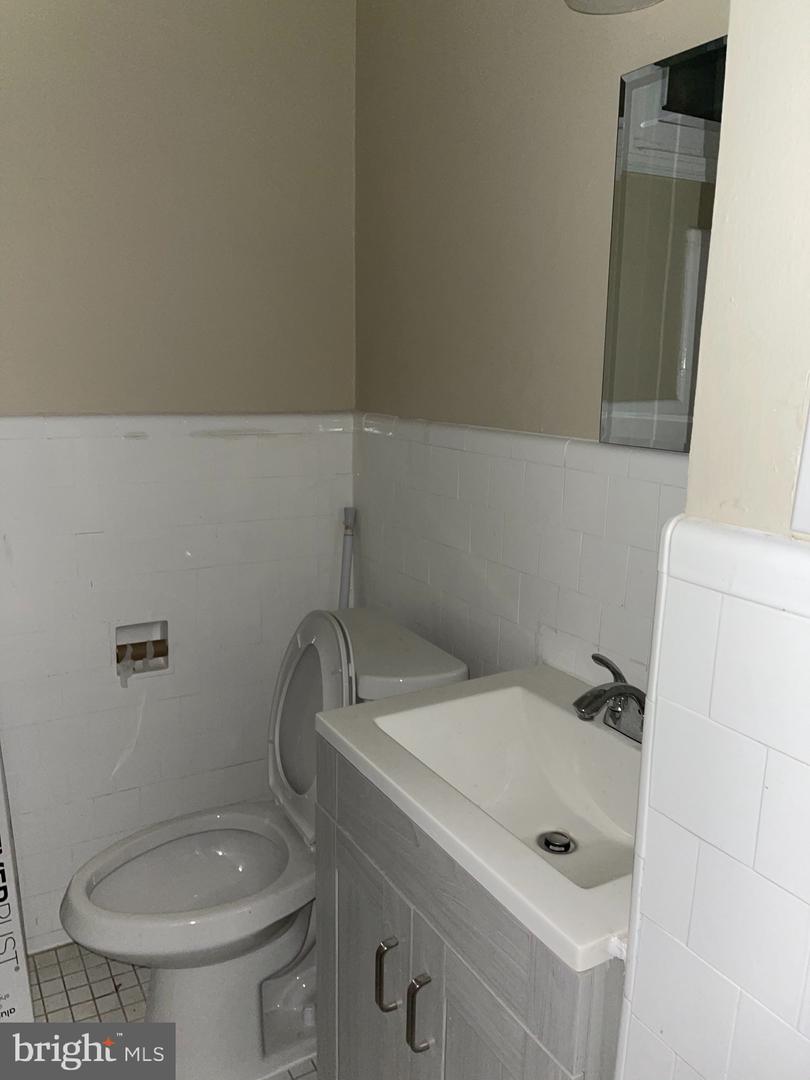 2210 Nicholson St Se #3 Property Photo 16