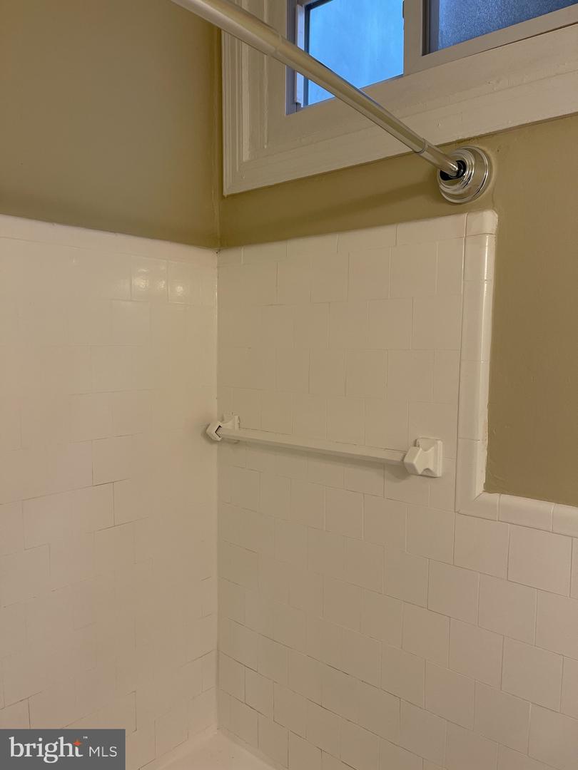 2210 Nicholson St Se #3 Property Photo 22