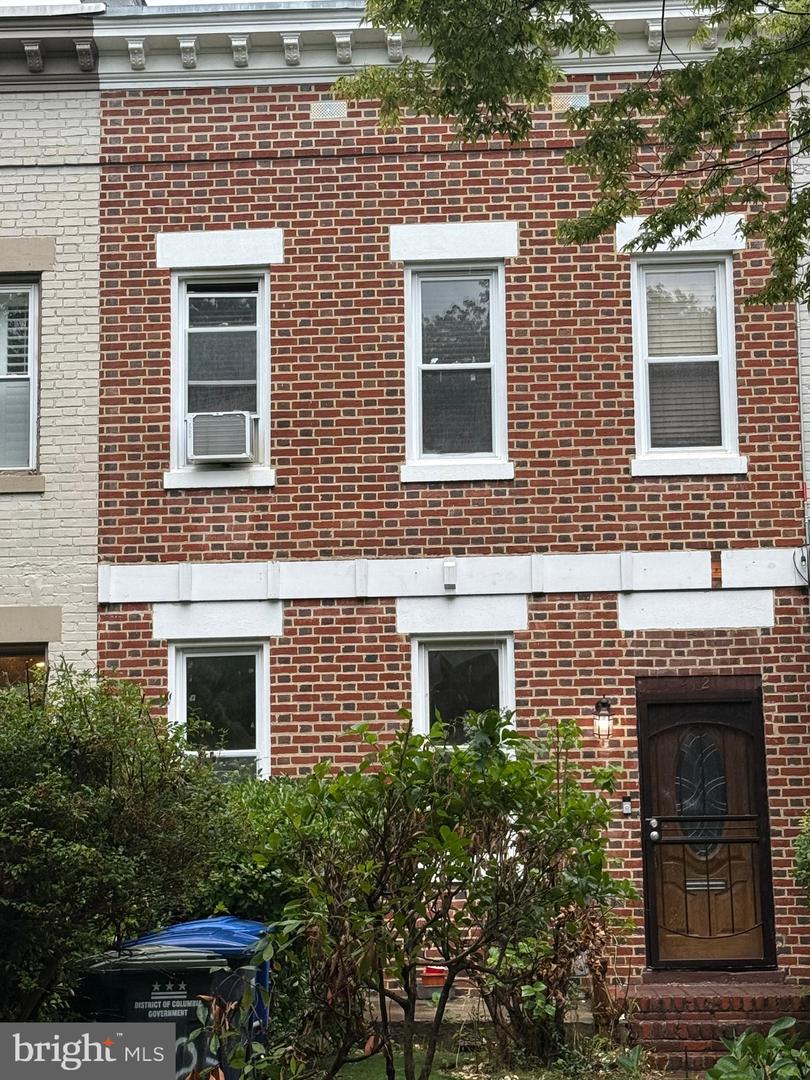 412 KENTUCKY AVE SE Property Photo 1