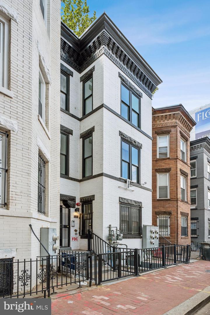 33 FLORIDA AVE NE #2 Property Photo 1
