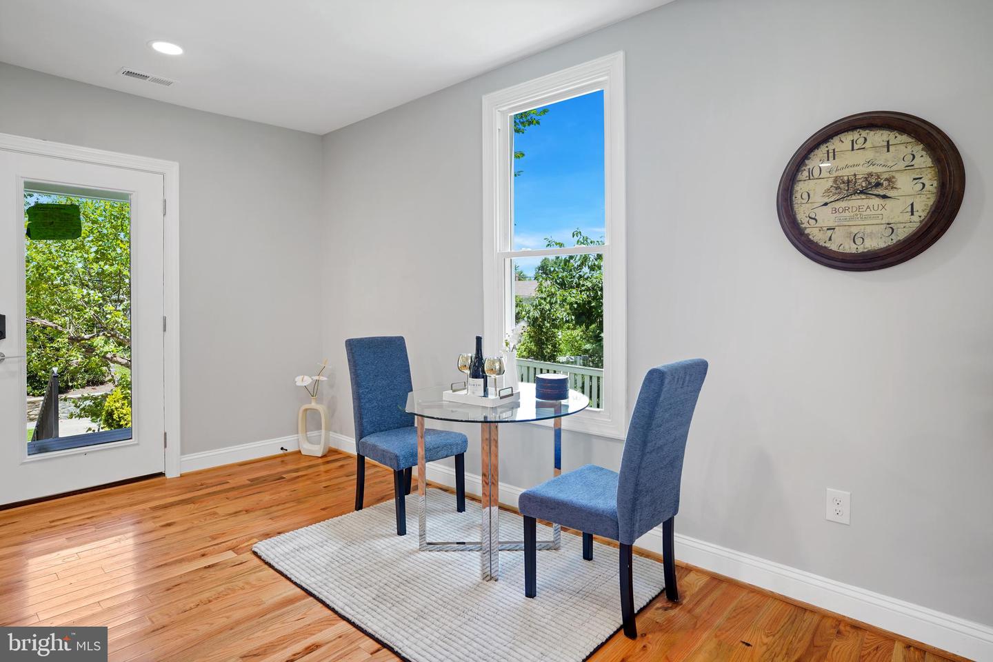 1303 Girard St Ne Property Photo 10