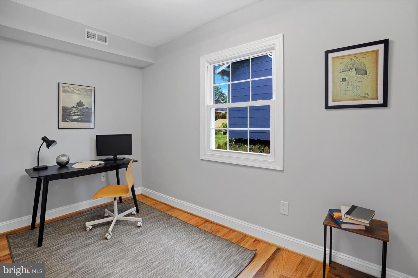 1303 Girard St Ne Property Photo 13